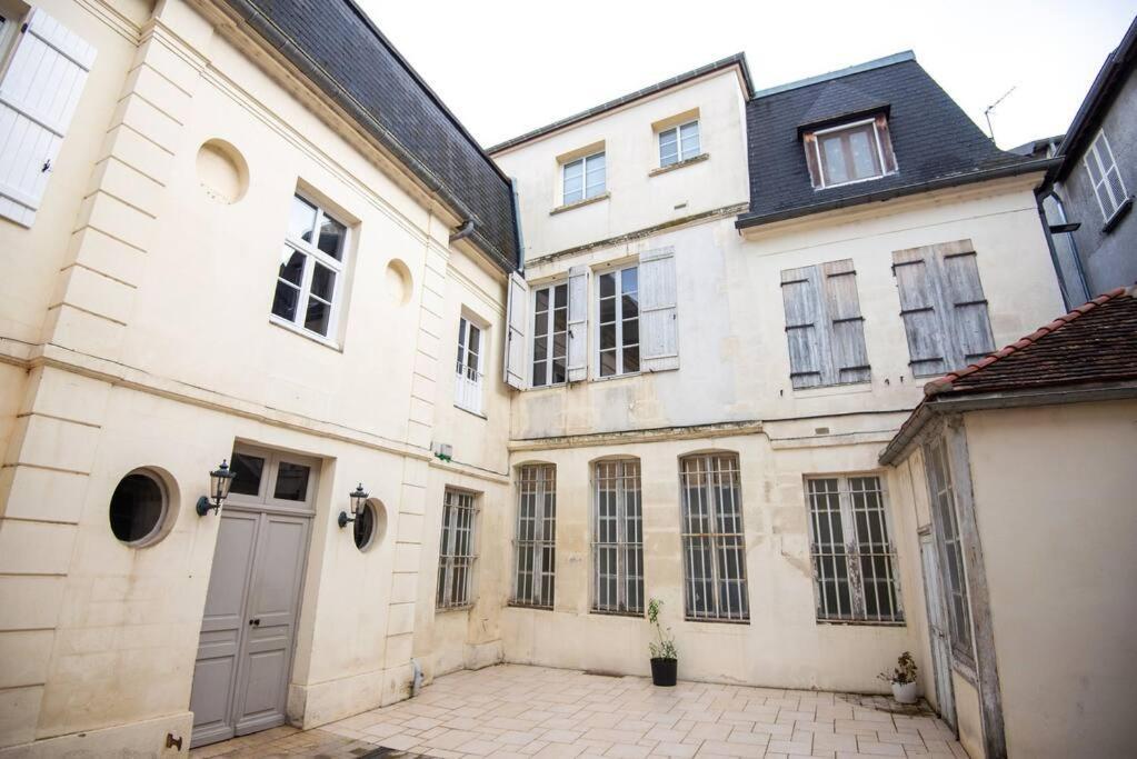 La Belle Pierre - Appartement De Charme Tres Calme En Coeur De Ville Auxerre Extérieur photo